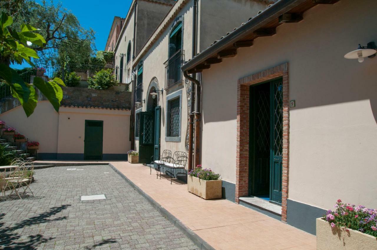 Bauernhof Antico Borgo Etneo Country *